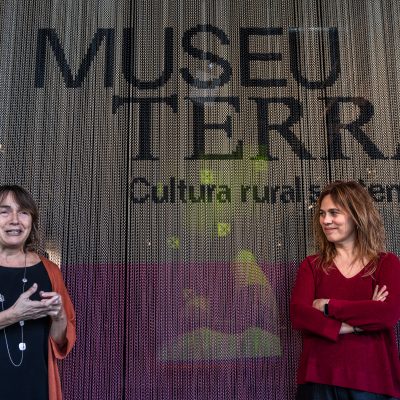 Gemma Carbó, directora del Museu Terra (esquerra) i Marta Esteve, directora general de la Fundació Carulla (dreta)